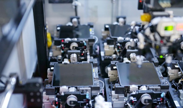 8.8mm全球最薄荣耀Magic V5背后的微米级制造工艺(图5)